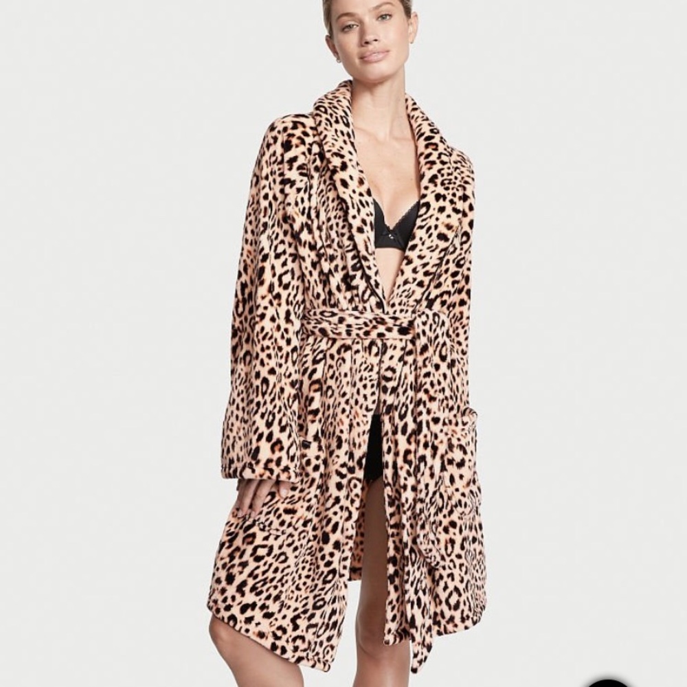 NWT Victoria Secret Plush Robe